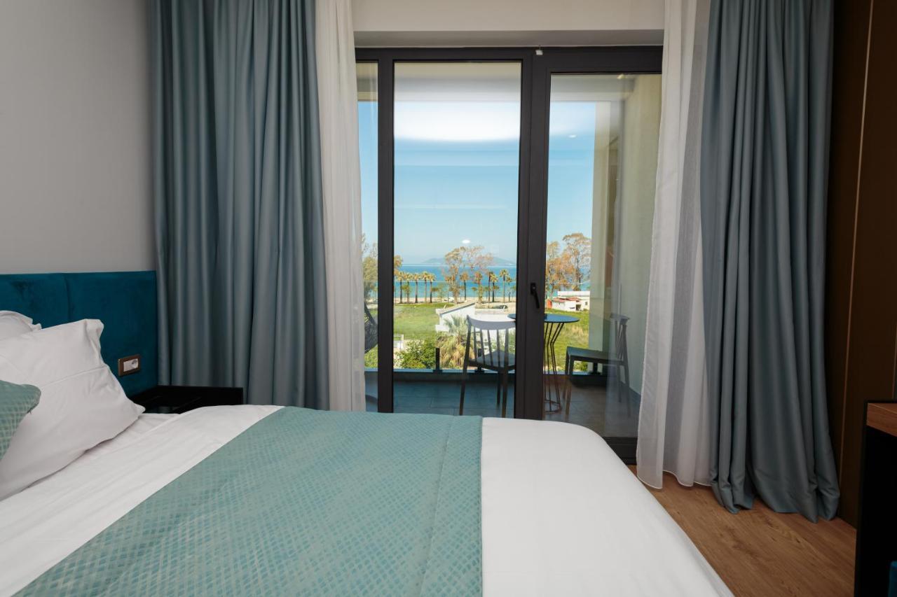 Ames Hotel & Spa فلورا المظهر الخارجي الصورة